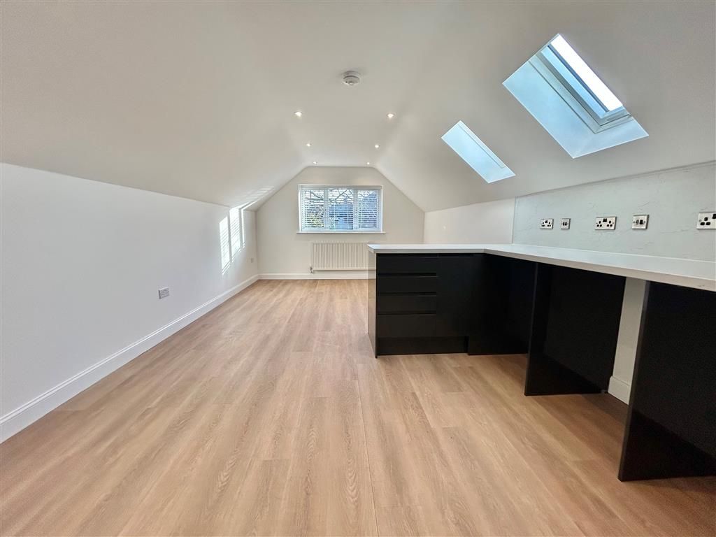 Property photo 2 of 12 Image