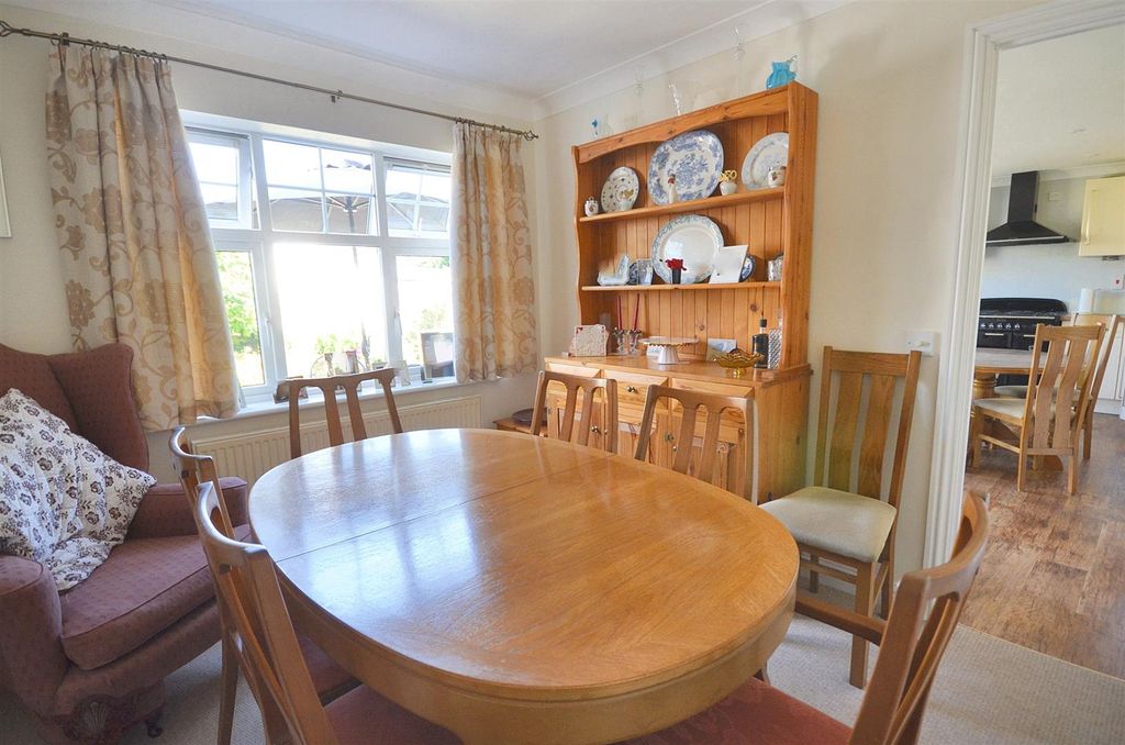 Property photo 3 of 12 Dining Room