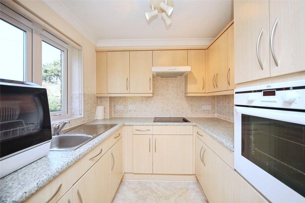 Property photo 3 of 12 Kitchen