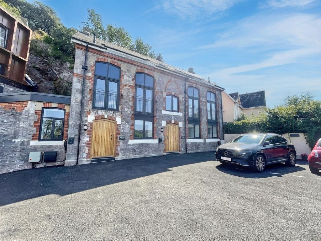 Property photo 1 of 23