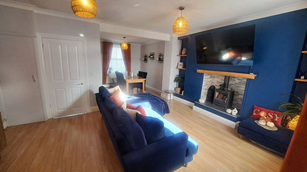 Property photo 2 of 23