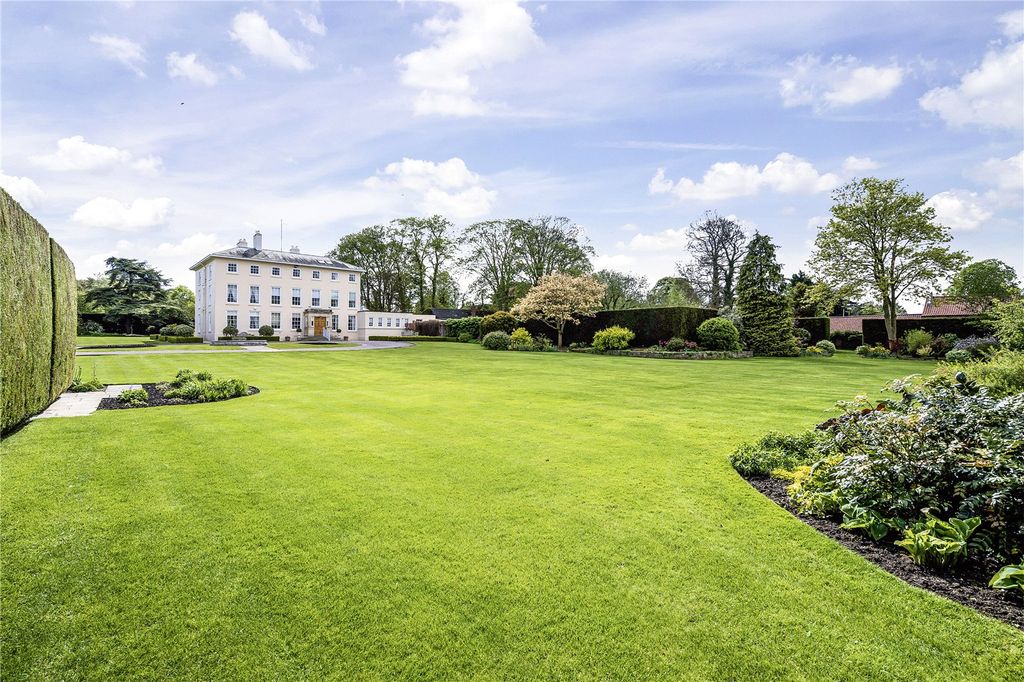 Property photo 1 of 30 Front View / Garden