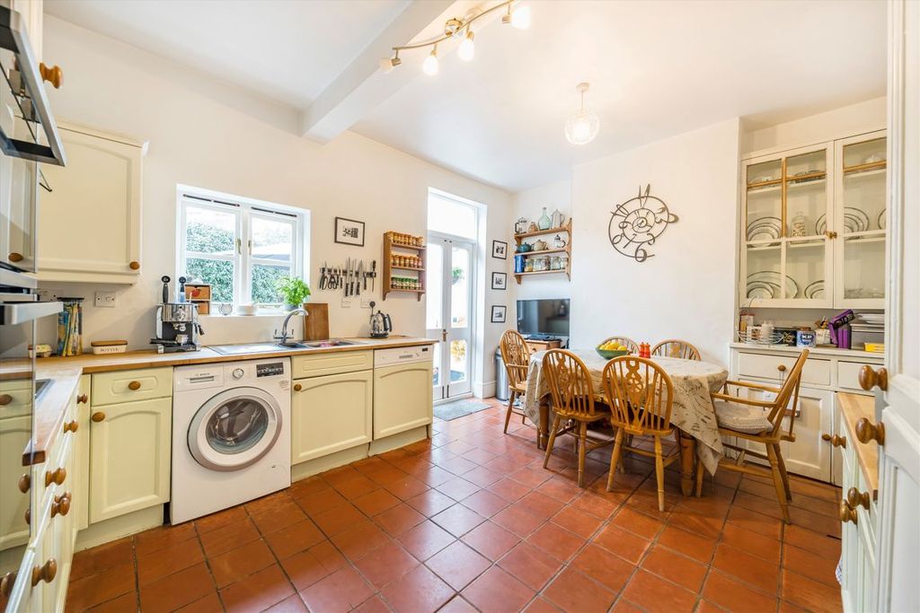 Property photo 3 of 8