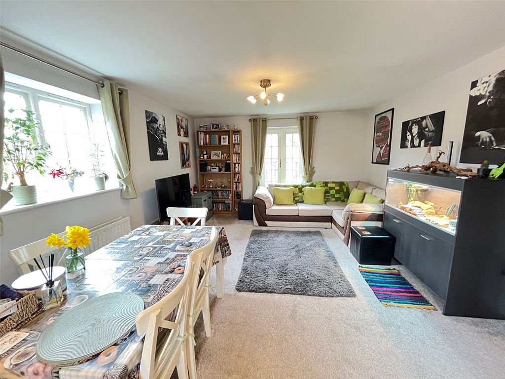 Property photo 2 of 16 Picture No. 14