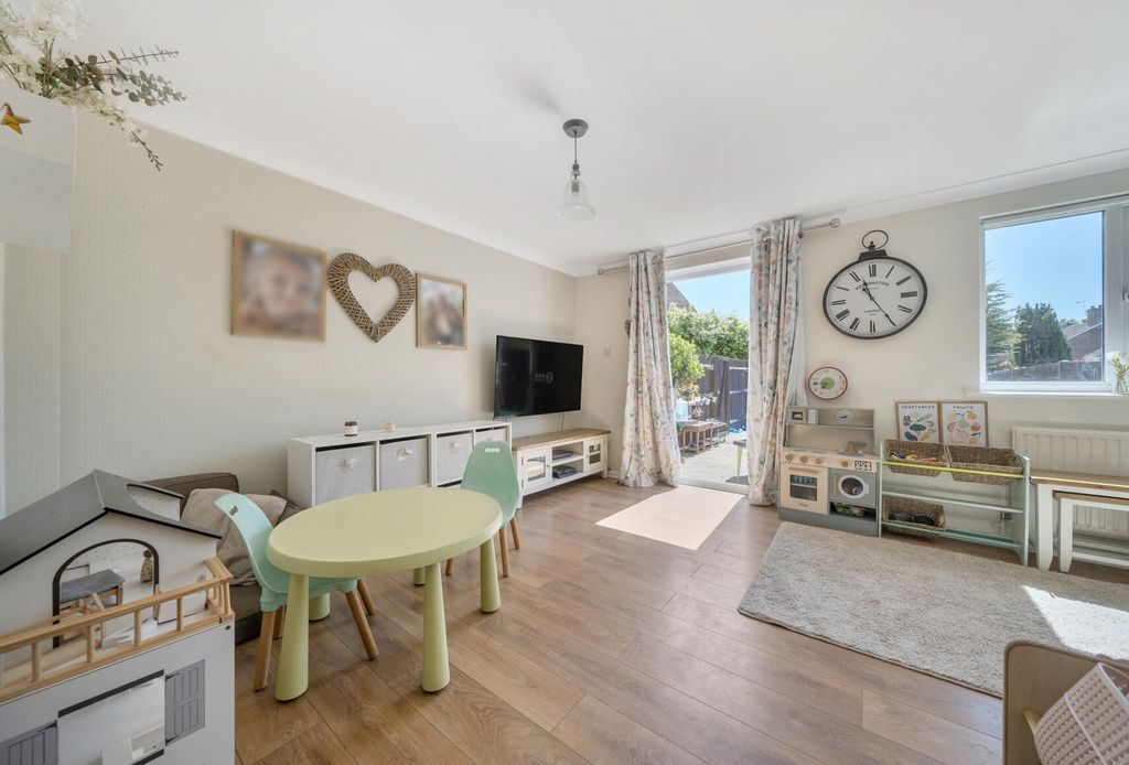 Property photo 3 of 11 1289512-5-682718E...