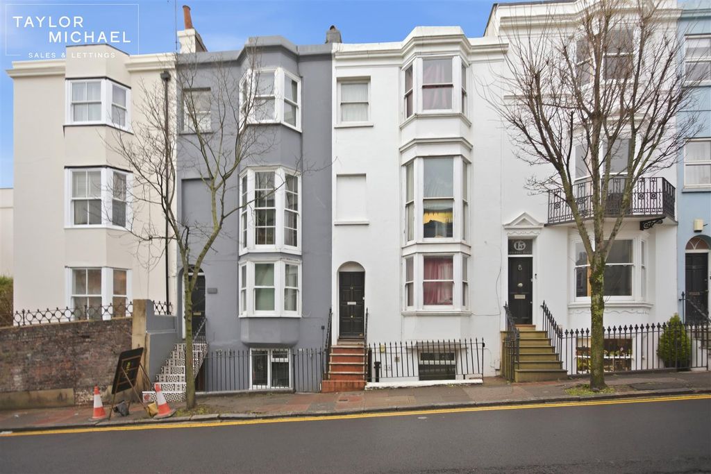 Property photo 1 of 11 Front