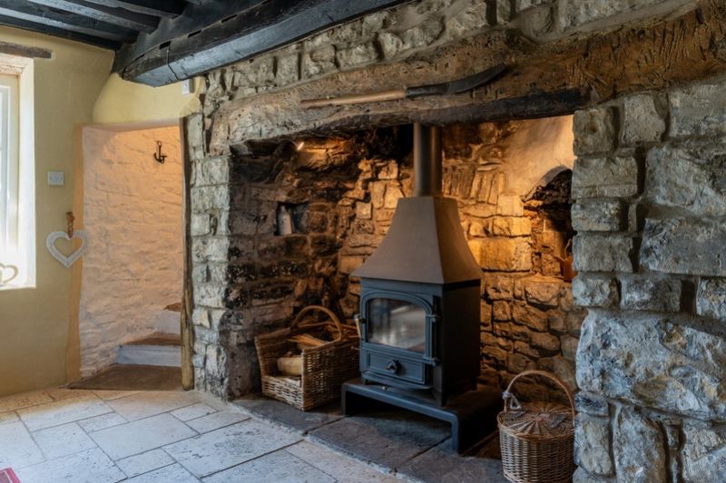Property photo 2 of 36 Plaisted-House-13_68c0-22Db-8Ad9-Ea1d-Ad67-A704-6A