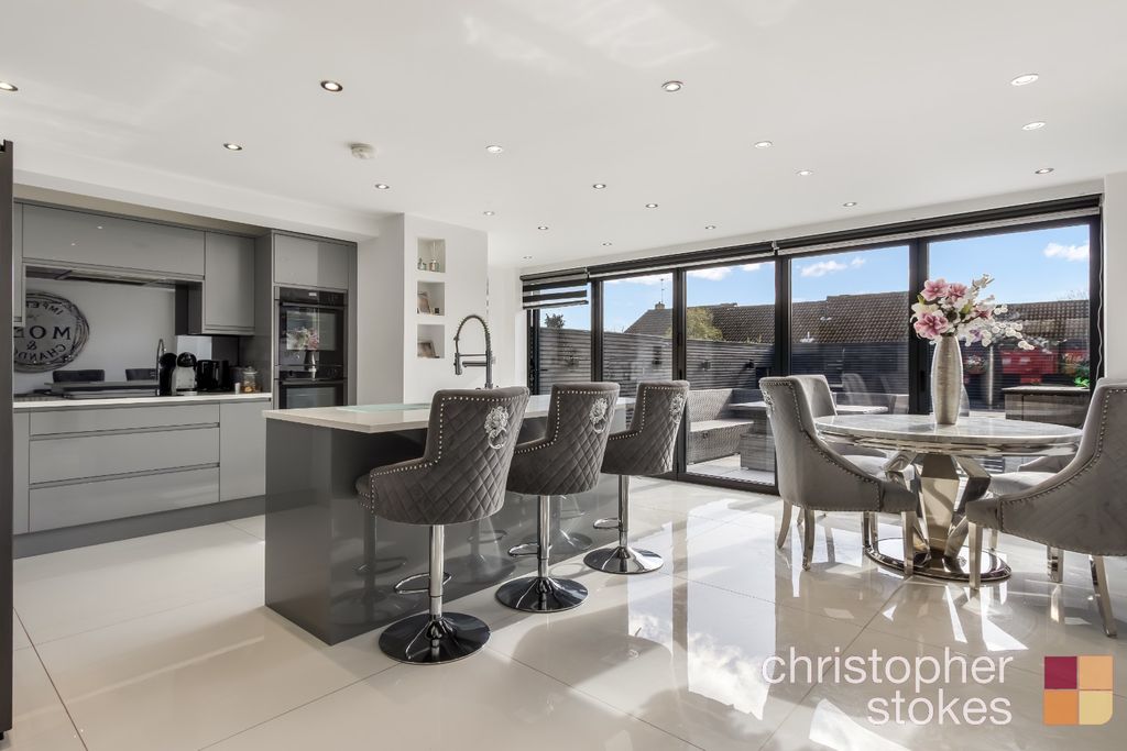 Property photo 3 of 23 4903775