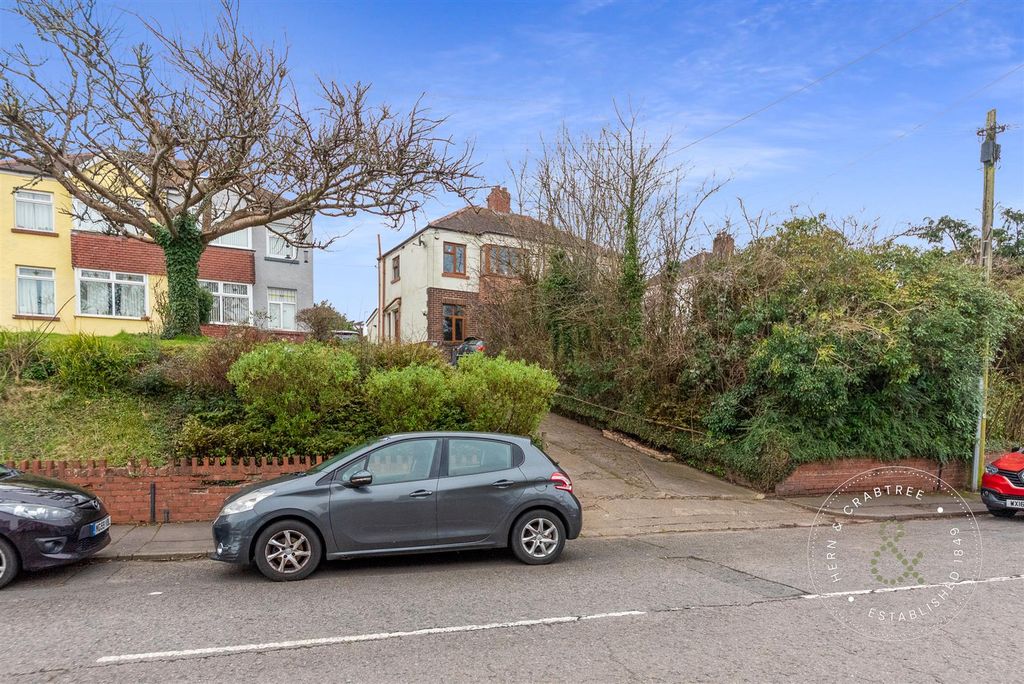 Property photo 1 of 20 Ty-Mawr-Road-22.Jpg