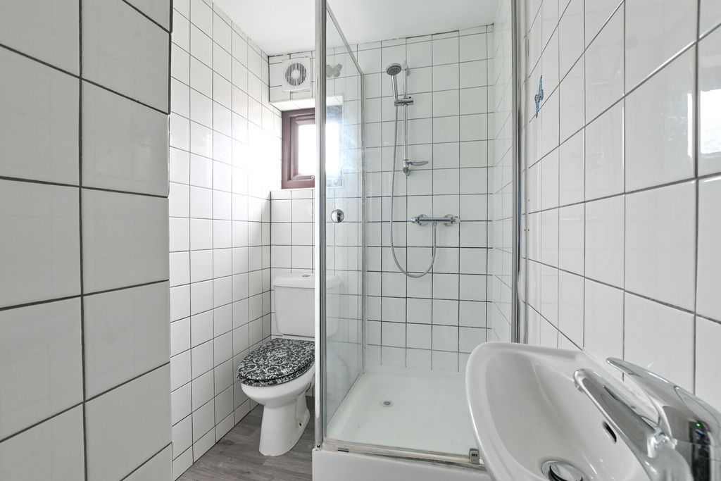 Property photo 2 of 3
