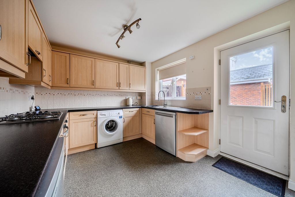 Property photo 3 of 13 137468266908E093951cd