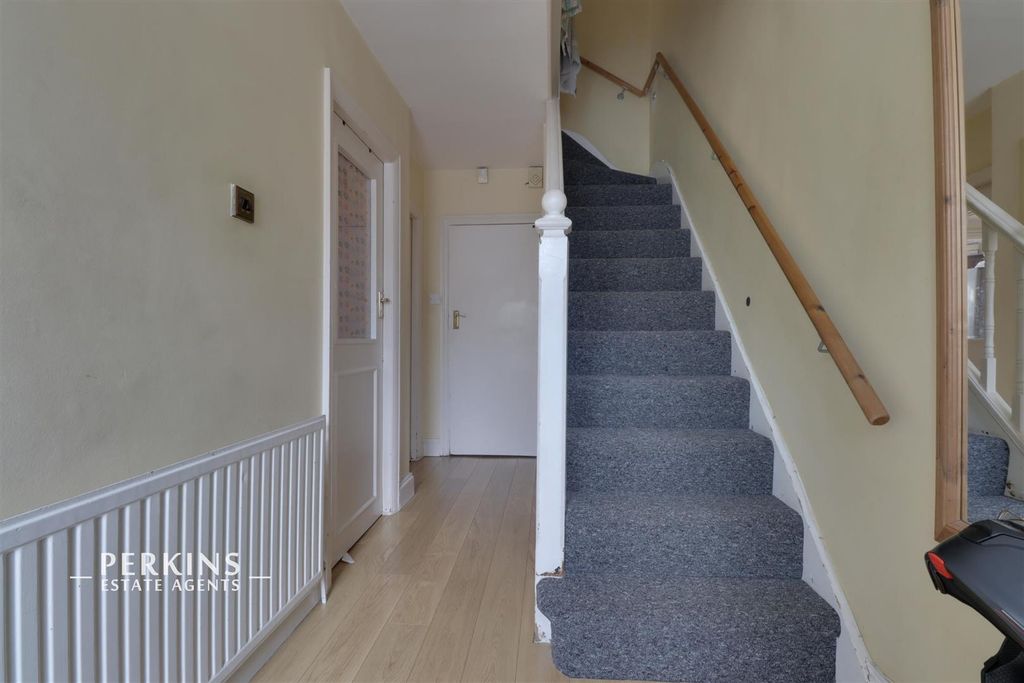 Property photo 2 of 10 Hall.Jpg