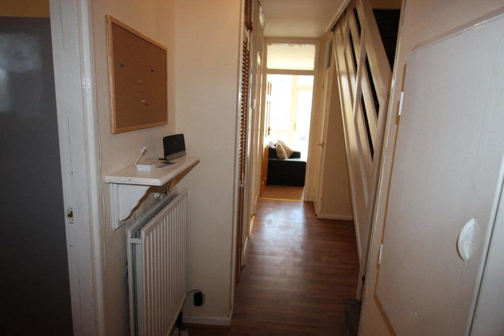 Property photo 1 of 10 Single Room Available For Rent In E14 Poplar, All Bills Are Included.
