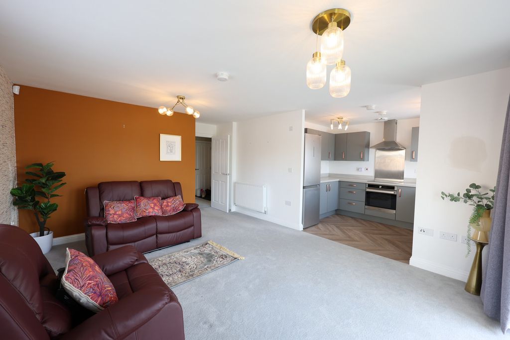 Property photo 2 of 12
