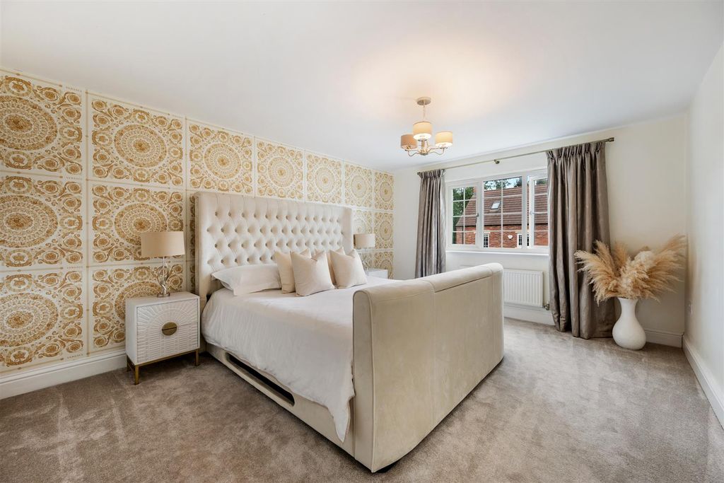 Additional image 12 of 6 bed detached house to rentAspen Drive, Scarcroft, Leeds LS14