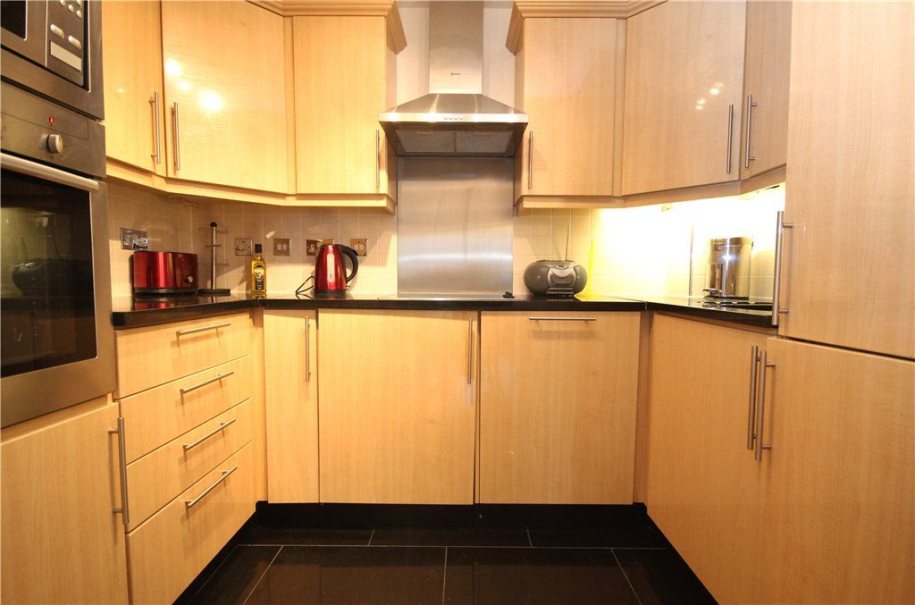 Property photo 3 of 9 Kitchen