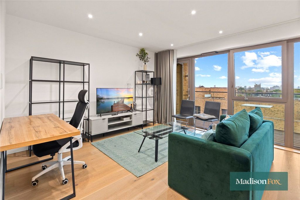 Property photo 2 of 17 Picture No. 35