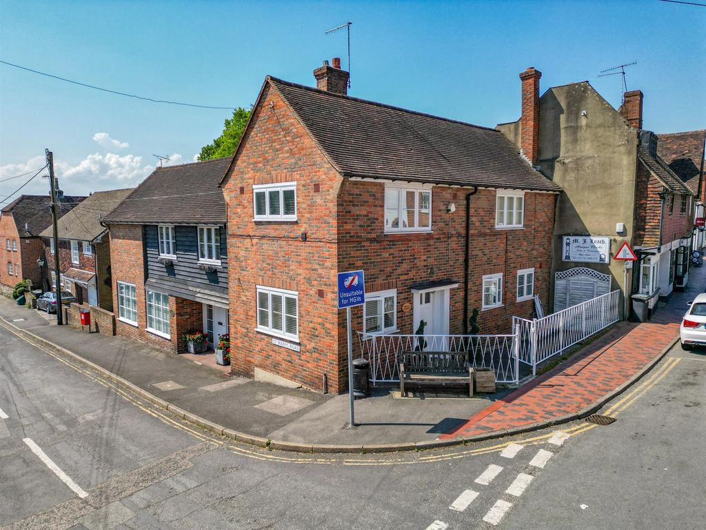 Property photo 1 of 33 St Marys Road Wrotham1.Jpg
