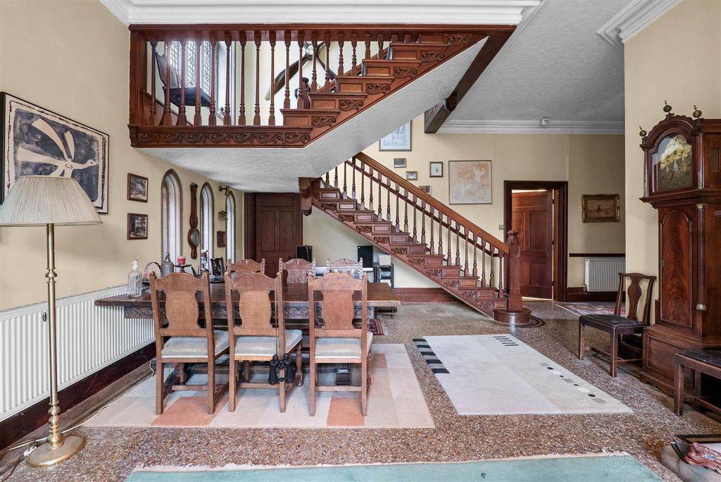 Property photo 2 of 24