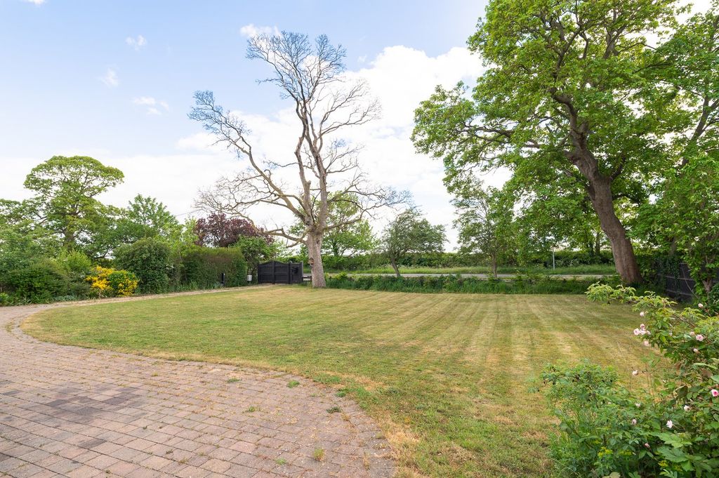 Property photo 3 of 39