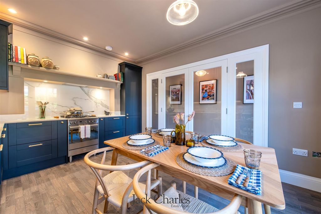 Property photo 3 of 34 37Shipbourneroad-02.Jpg