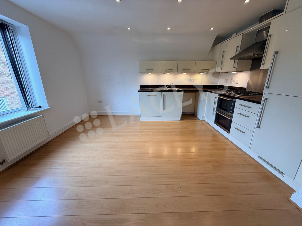 Property photo 2 of 4 Kitchen-Lounge
