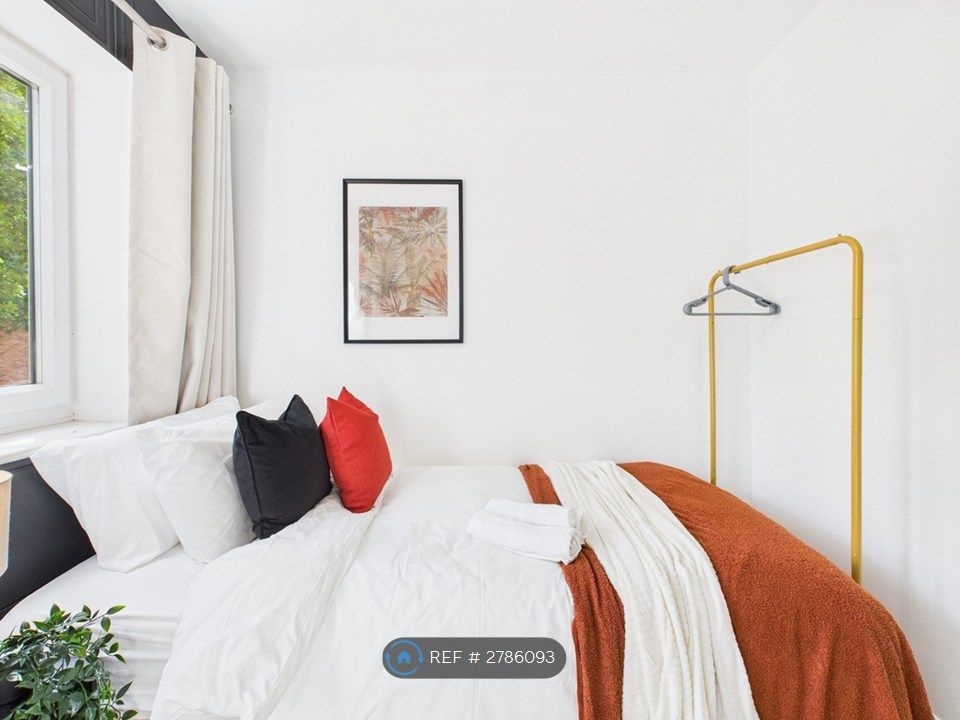 Additional image 18 of 4 bed semi-detached house to rentSaxon Way, Wychbold, Droitwich WR9