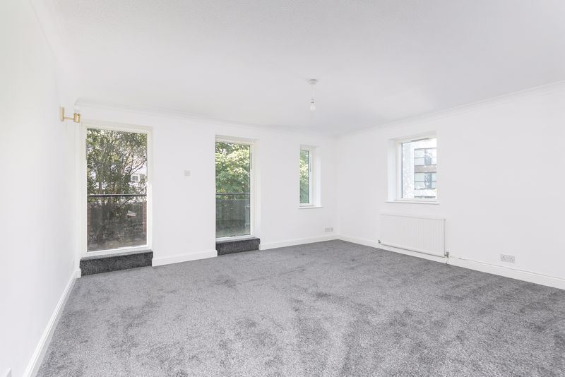 Property photo 3 of 19 Reception/Dining Room