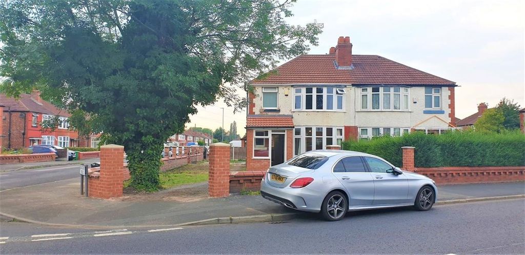 Property photo 2 of 7 Well-Maintained Semi-Detached House With A Tidy Fr...
