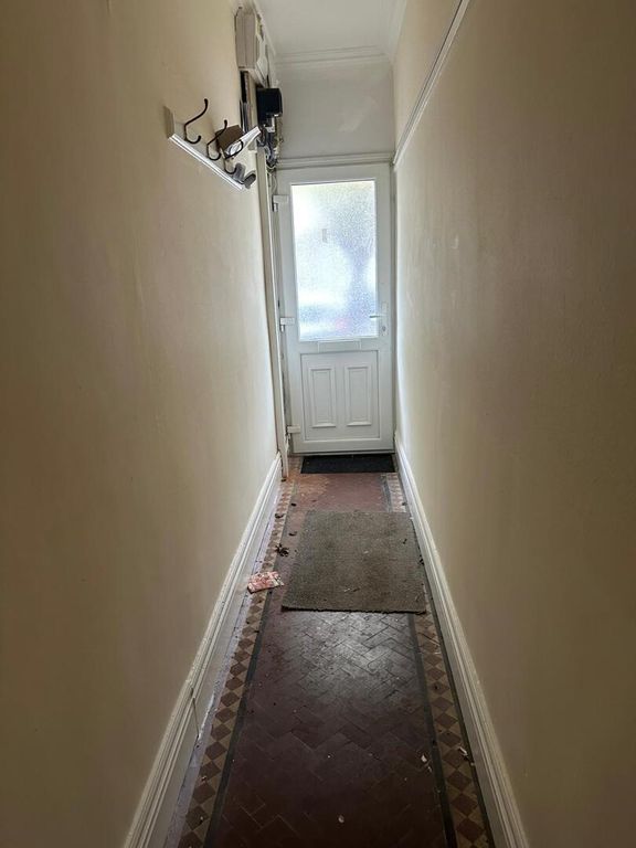 Property photo 3 of 14 Hallway