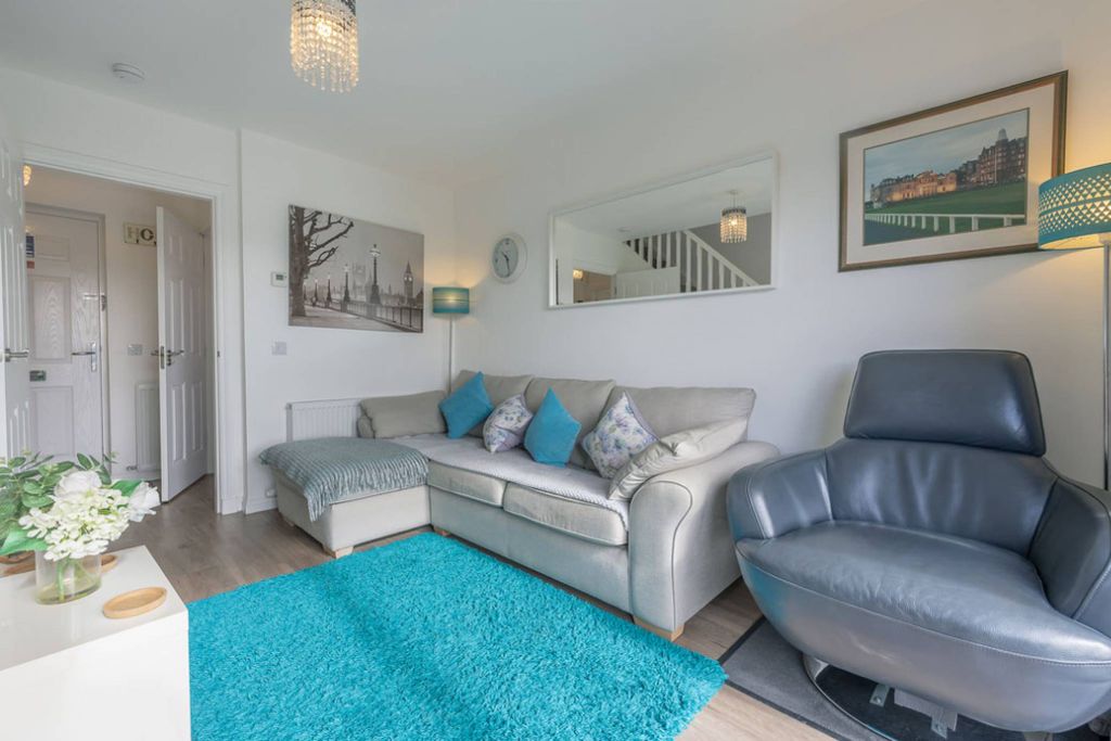 Property photo 3 of 18