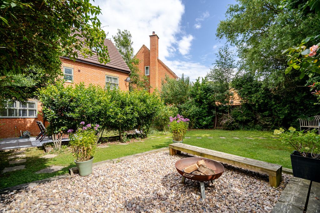 Property photo 2 of 38