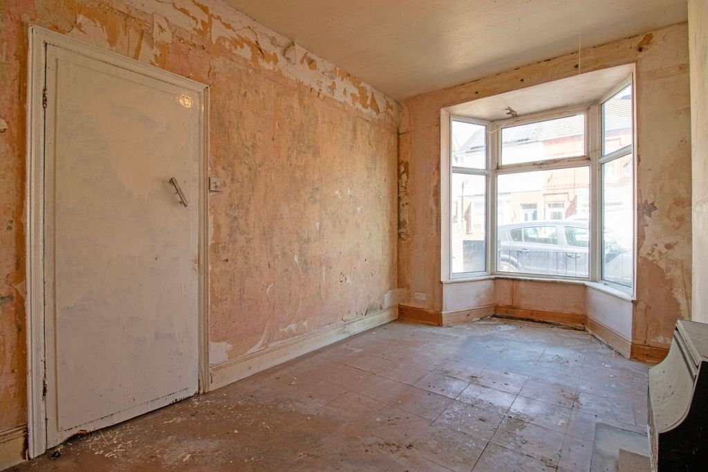 Property photo 2 of 9