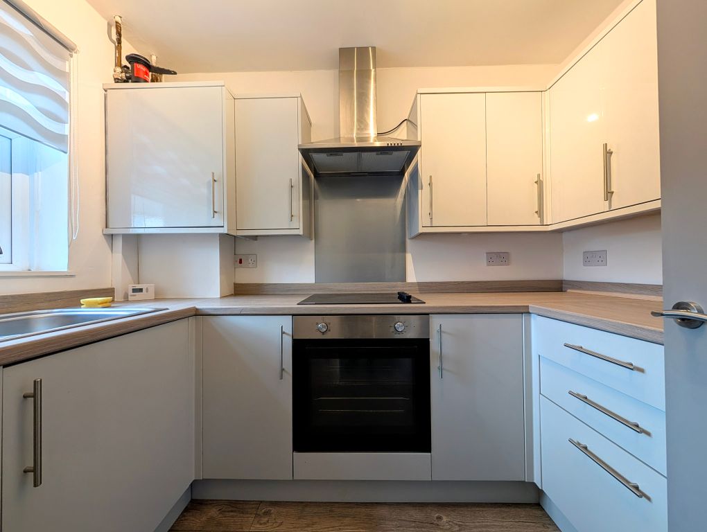 Property photo 2 of 8 Kitchen