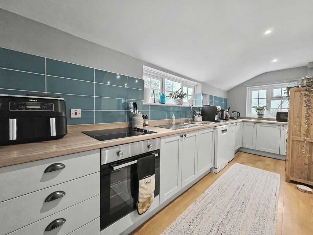 Property photo 3 of 24