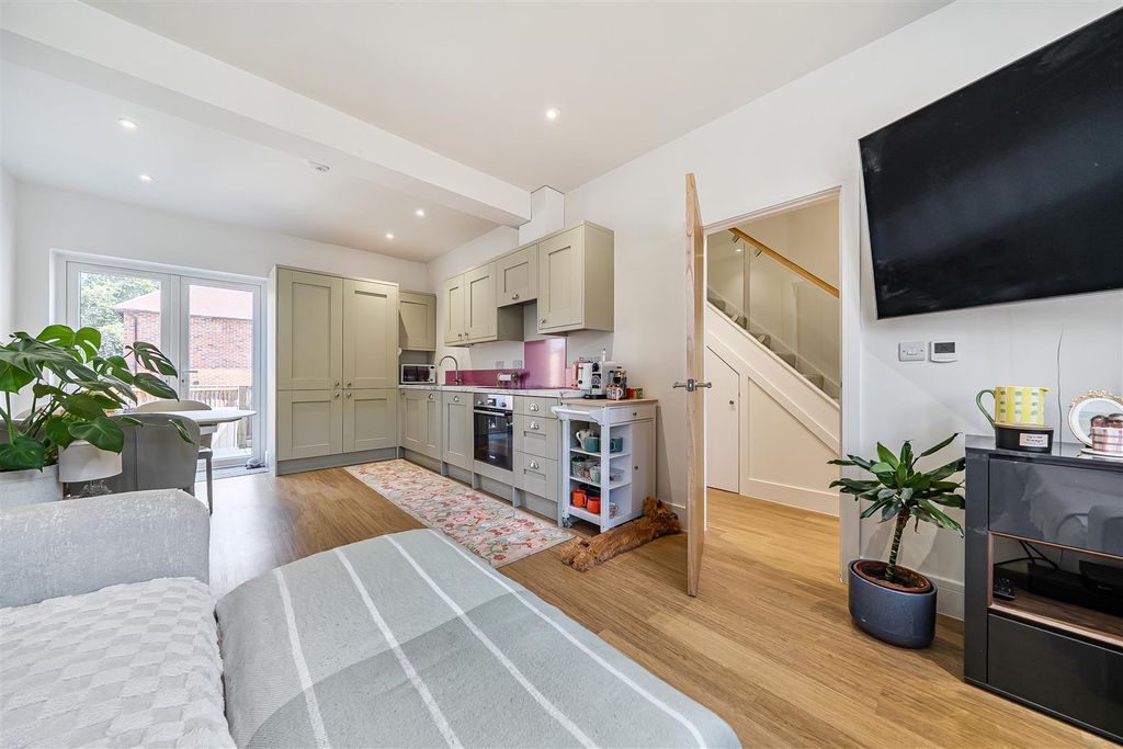 Property photo 2 of 17 Open Plan