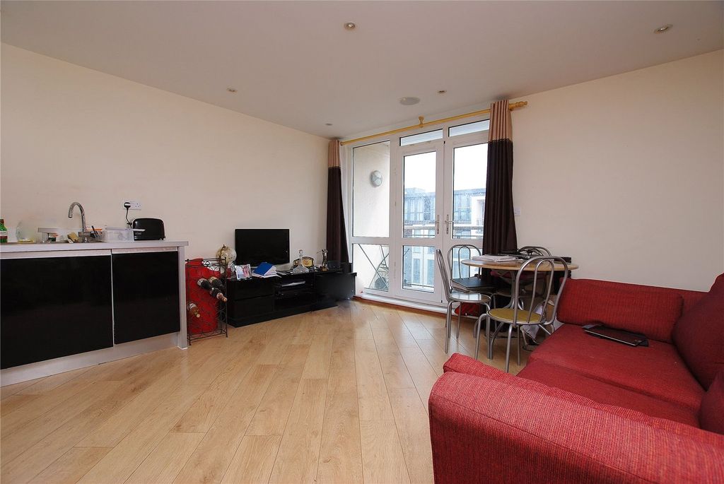Property photo 3 of 7 Picture No. 05