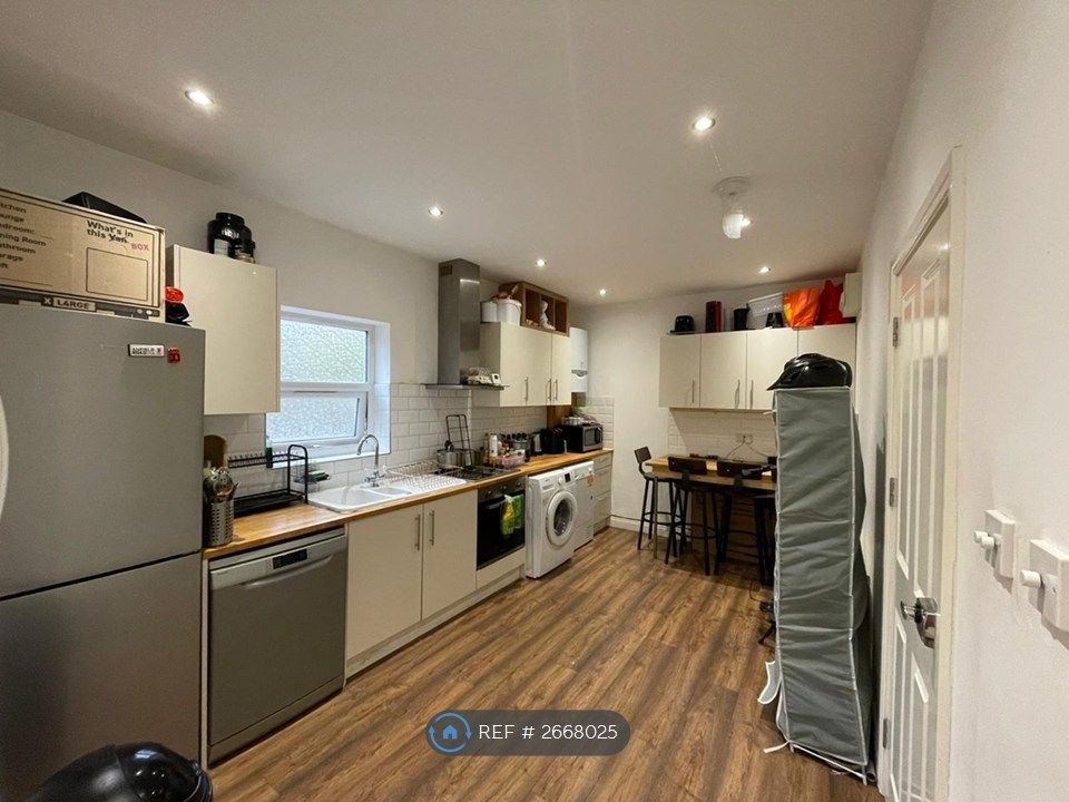 Property photo 3 of 3 Kitchen