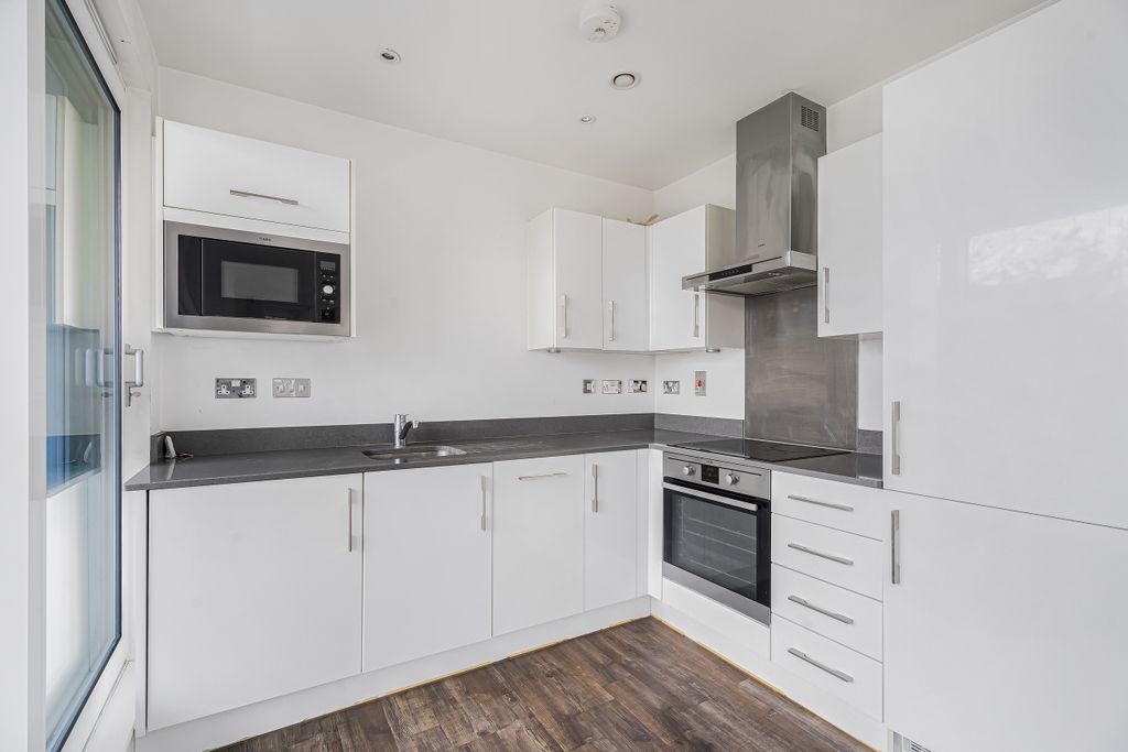 Property photo 3 of 15 Kitchen