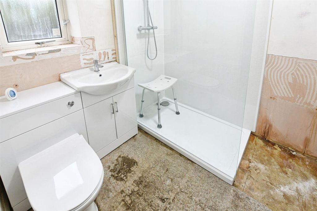 Property photo 3 of 16 Ground Floor Shower Room