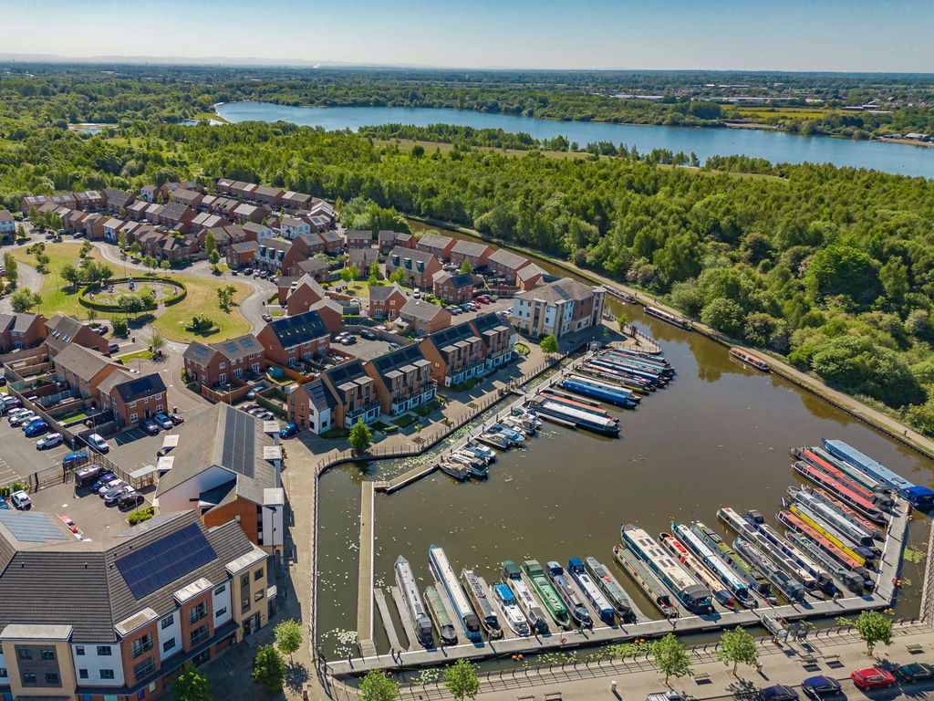 Property photo 2 of 33