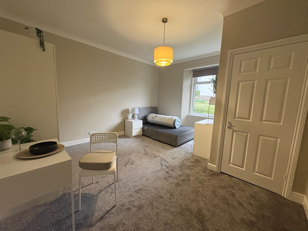 Property photo 1 of 3