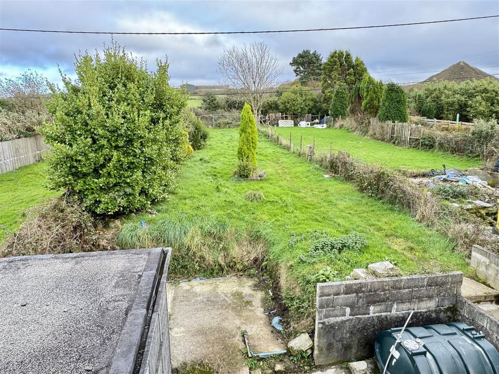 Property photo 2 of 32 Rear Garden