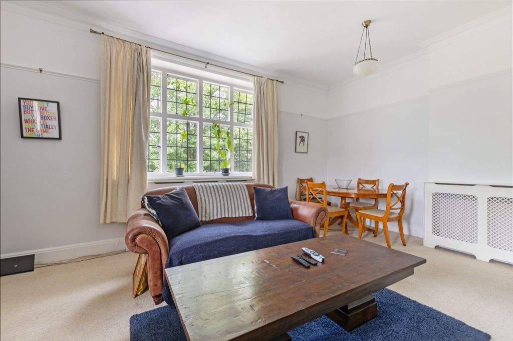 Property photo 3 of 11 Sitting Room