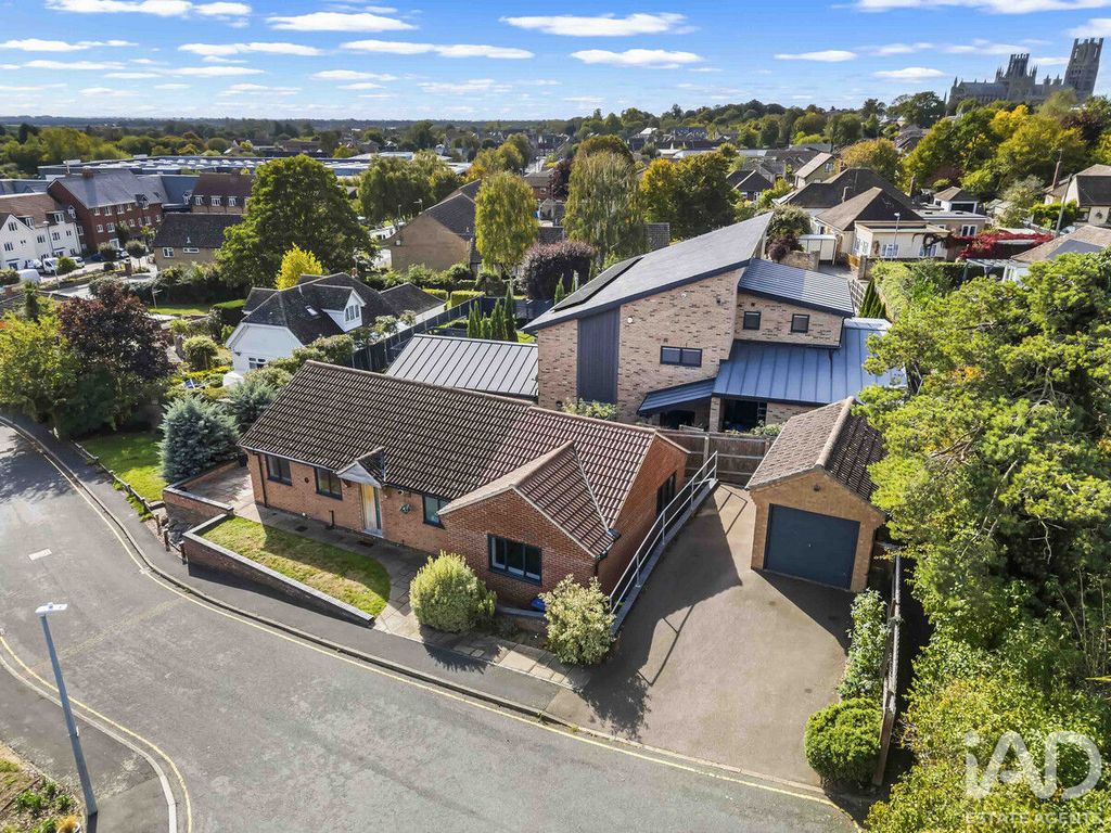 Property photo 2 of 22