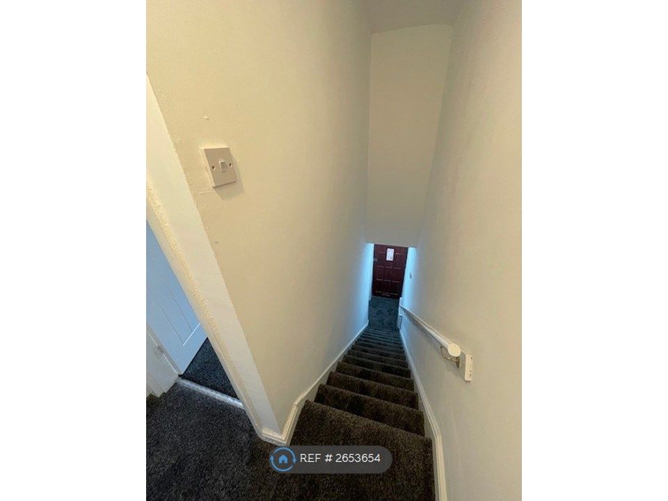 Property photo 2 of 11 Staircase