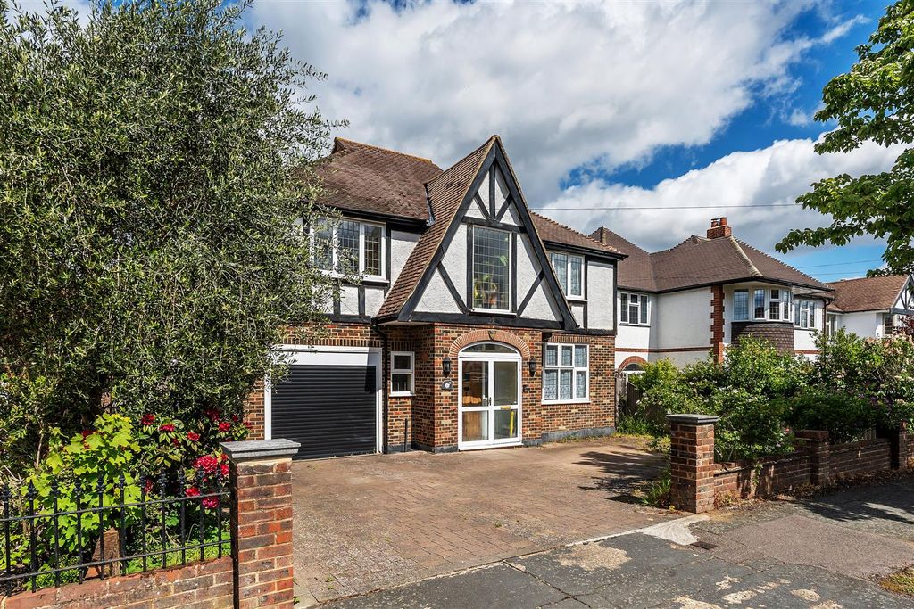 Property photo 1 of 28 13-Holmwood-Road-10.Jpg
