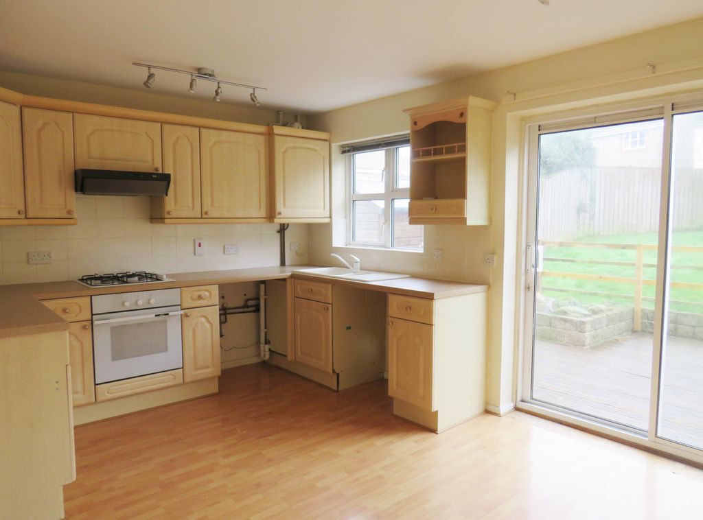 Property photo 2 of 16 Bathroom