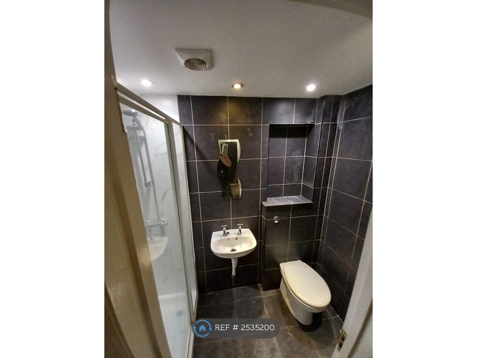 Property photo 3 of 7 The Ensuite