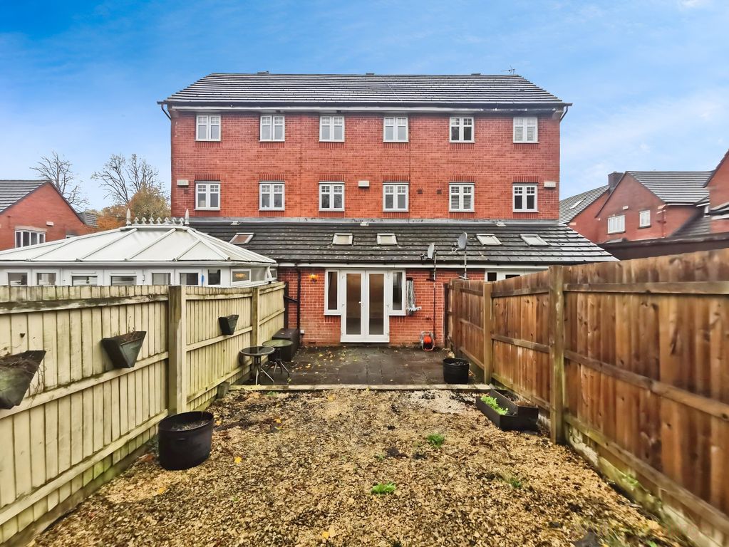 Property photo 3 of 23 Garden 1